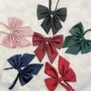 [Pluma Grande] Pajarita Jk para Mujer Color Sólido Estilo Japonés Uniforme Camisa Traje de Marinero Estilo Universitario Pajarita Cuello Estilo Occidental Flor
