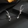 Pendientes de Plata Elegantes Asimétricos Seleccionados Cuidadosamente para Mujer y Pendientes Incrustados con Circonita Joyería del Bosque Joyería para Orejas Vibrante