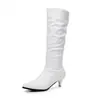 Novas Botas Western da Moda Outono Inverno Botas Longas Brancas Performance Salto Agulha Bico Fino Botas Femininas Simples Slip-on Salto Médio Alto