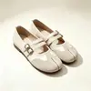 Otoño 2026 Nuevos Mocasines Mary Jane de Suela Blanda con Punta Dividida, Doble Hebilla, Patchwork de Piel de Cordero, Zapatos Planos de Moda de Nicho