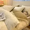 Conjunto de Quatro Peças de Leite Fleece Esculpido Espesso de Inverno Capa de Edredom Quente de Fleece de Coral Conjunto de Três Peças de Flanela Roupa de Cama