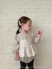 Macacão Vestido Floral Estilo Coreano Novo Outono 2026 para Bebês e Crianças Pequenas, Macacão Elegante de Alça para Meninas
