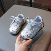 Novedad Otoño 2026 Estilo Coreano Moda Versátil Suave Antideslizante Con Cordones Lunares Velcro Tenis para Niñas