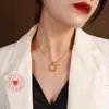 ¡Privado! Collar Colgante Anillo Cruzado Círculo Estilo Frío Simple Cadena Clavícula Joyería Chapada en Oro de Acero de Titanio