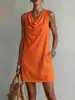 Nuevo vestido corto de mujer de estilo europeo y americano, éxito transfronterizo en TikTok, color liso, drapeado, sin mangas, cuello fruncido, con bolsillos
