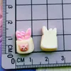 Juguete de comida mini Oso escupiendo (Probablemente un error tipográfico y debería ser "Palo") Horquilla para Uñas Pelo Pegamento en Crema Materiales Hechos a Mano DIY Accesorios de Resina