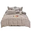 Conjunto de Cama de Algodão Simples Escovado Classe A Quatro Peças Cobertura de Edredom para Dormitório Estudantil Lençóis de Cama Conjunto de Três Peças Cobertura de Edredom de Algodão Lavado Atacado