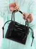 Bolso Cuadrado Pequeño Exquisito Estilo Retro Francés 2025 Nuevo Bolso de Hombro Único Cruzado de Marca Nicho Bolso de Mano de Alto Valor de Moda para Mujeres