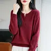 Nueva Colección Otoño/Invierno 2026: Top de Punto Fino de Lana con Cuello en V y Mangas Largas para Mujer, Color Sólido, Base de Canalé