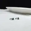Pendientes de plata de ley s925 personalizados retro coloridos morados con circonita esmeralda diseño de nicho femenino sentido de diseño moda fría ins