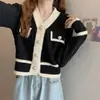 2023 Nuevas Explosiones Estilo Retro Francés Chanel Abrigo de Punto para Mujer Otoño Cuello en V Color de Contraste Corto Elegante Top