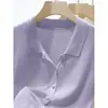 Camiseta de malha de gola alta de manga comprida muito estilosa para mulheres, um novo design de primavera/outono que é ao mesmo tempo moderno e modelador, na cor roxo lavanda