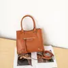 Bolso Cruzado de Cuero Genuino Estilo Nuevo para Mujer, Versátil Bolso Biker con Tachuelas de Piel de Vaca de Primera Capa, Bolso de Hombro para el Trabajo