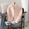 Chaqueta Ligera de Plumas Transfronteriza 2024 para Mujer Corta Cuello Redondo Forro Cálido Ajustada Delgada Ropa Interior Chaqueta Talla Grande Moderna