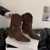 Botas vaqueras de gamuza estilo coreano con hebilla y tacón alto grueso para mujer, moda exterior versátil retro de media caña para otoño e invierno