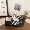 Zapatillas de entrenamiento alemanas de lunares para mujer, nueva colección primavera/otoño 2026, zapatillas blancas transpirables, zapatillas deportivas casual versátiles