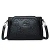 Bolsa Transversal de Ombro Feminina Modelo Novo 2026 com Design em Relevo, Bolsa de Mão Fashion para Mães de Meia-Idade, Bolsa Quadrada Pequena Simples