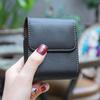 Adecuado para Bolsa para Teléfono Móvil Samsung Z Flip7 Z Flip 40% de descuento Bolso de Cintura Apilado Clip para Cinturón Funda de Cuero Giratoria Color Puro Textura de Cuero