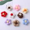 Broche de flor pequeña acolchada DIY material para pinza de pelo hecha a mano decoración de cuerda para la cabeza anillo para el pelo de flor pequeña de lana accesorios para la ropa