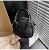 Bolso Pequeño de Concha, Bolso de Mano Simple y Versátil, Textura de Alta Calidad, Lindo y Versátil Bolso de Huevo, Bolso de Mano de Moda para Mujer