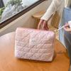 Bolsa Cosmética Acolchada de Crema para Mujer, Bolso de Mano de Alta Gama para Cena, Bolsa de Almacenamiento Portátil y Versátil para Celebridades de Internet