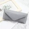 25 Estuches Nuevos de Cuero Retro Sencillo para Gafas de Sol Triángulo Magnético Anti-Presión Bolsa Suave de Almacenamiento con Logo