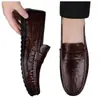 Novos Sapatos Masculinos de Verão 2026, Sapatos Masculinos de Couro de Negócios de Alta Qualidade, Mocassins Masculinos, Novos Sapatos Casuais Respiráveis com Solado Macio para Homens