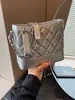 Yuezi 2026 Verano Nuevo Retro Versátil Cadena de Rombo Bolso de Mujer Bolso Cruzado Tipo Cubo Bolso de Hombro Versátil de Moda