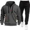 Conjunto de Moletom com Zíper e Múltiplos Bolsos Forrado com Fleece para Homens, Outono/Inverno 2026, Conjunto Casual Único de Duas Peças com Capuz