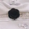 Flor enrollada hecha a mano accesorios de bordado DIY accesorios de flores para ropa venta al por mayor tamaño pequeño rosa 3D bordado parches de tela