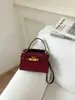 Bolsa de Mano para Comercio Electrónico Transfronterizo Bolsa Pequeña Nueva Moda para Mujer Alta Apariencia Bolsa de Viaje Diseño de Nicho Bolso Cruzado de un Solo Hombro Moderno