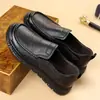 Sapatos Casuais de Couro Masculino, Couro Bovino de Primeira Camada Macio, Sola de Borracha Respirável Antiderrapante, Sapatos para Entregadores para Homens de Meia-Idade e Idosos