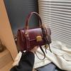 Bolsa de Mão de Nicho Transfronteiriça para Mulheres 2026 Nova Moda Retrô Pequena Quadrada Simples Versátil Ombro Transversal Tendência