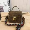 Bolsa Feminina Novo Estilo 2026 Versátil Alça Larga Texturizada Ombro Transversal Pequena Bolsa de Mão Feminina Fashion Quadrada Pequena