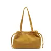 Bolsa feminina vintage de outono e inverno de grande capacidade 2026 nova bolsa de balde de camurça simples bolsa de ombro com cordão para o dia a dia