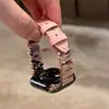 Adecuado para Correa de Smartwatch Apple Watch S11/10, Correa de Muñeca de Cuero Rugoso Incrustada de Diamantes Metálicos 12