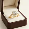 Anillo de luz de dos tonos con diamantes completos de venta caliente transfronteriza, lujo de alta gama, color familiar eterno europeo y americano, anillo de boda con piedras preciosas, venta al por mayor