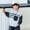 Conjunto de Sudadera Estilo Genial para Niños, Primavera y Otoño 2026 Nueva Moda Coreana Elegante Conjunto Casual de Dos Piezas con Retazos para Bebé Niño