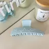 Presilha de Cabelo Curva Azul e Branca Fresca de Verão 2025 Novo Estilo Elegante Grampo para Parte de Trás da Cabeça Clip de Tubarão Versátil de Alta Qualidade