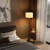 Lámpara de pie para la sala de estar junto al sofá, lámpara de pie de alta gama con almacenamiento integrado, lámpara de mesita de noche de estilo vintage para el dormitorio