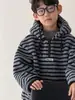 Sudadera con Forro Polar para Niños Little Shop de Algodón Temporada de Otoño Profundo Chaqueta de Lana de Cordero Infantil Nuevo Estilo Coreano 2026 Conjunto de Ropa Infantil de Moda