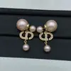 Pendientes Dior/Dior Cd Letra Nariz de Cerdo Estilo Nuevo con Tachuelas de Diamante para Mujer, Moda Europea y Americana Estilo Clásico, Pendientes de Material de Latón