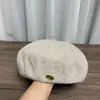 2026 versión coreana otoño e invierno sombrero de calabaza retro versátil para mujeres con circunferencia de cabeza grande, boina octogonal de artista a rayas de alta gama