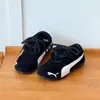 Tênis versáteis infantis estilo coreano, modelos primavera e outono 2026, sapatos esportivos para meninas, tênis de cano baixo, tênis leves para treinamento para crianças maiores