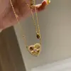 Colar com Pingente de Coração Laser Cravejado com Diamantes de Círculo Completo e Brincos, Super Brilhante, Alto Valor, Conjunto de Joias Empilháveis de Luxo Leve