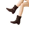 Elegantes botines para mujer con plantillas ocultas para aumentar la altura, nueva colección otoño/invierno 2026, con material de ante, punta cuadrada, tacón bajo y detalles de hebilla
