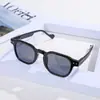 Venta al por mayor de fábrica Gafas de sol cuadradas retro europeas y americanas Versátiles Estilo callejero Mismo estilo que las celebridades de internet Protección solar para exteriores Gafas con bisagras de resorte