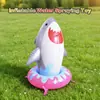 Juguetes Inflables Temáticos de Animales con Chorro de Agua Transfronterizos en Stock para Fiestas en el Césped de Niños, Juguetes de Juego Acuático con Forma de Tiburón