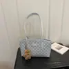 Coleção Outono 2026: Bolsa de ombro de alta qualidade e grande capacidade para o trabalho e encontros, bolsa feminina de poá para usar sob o braço, bolsas femininas no atacado
