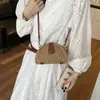 Bolso de Paja Estilo Francés Pastoral para Mujer 2026 Bolso Cruzado Retro de Concha Semicircular Accesorio para Foto de Vacaciones de Verano en la Costa